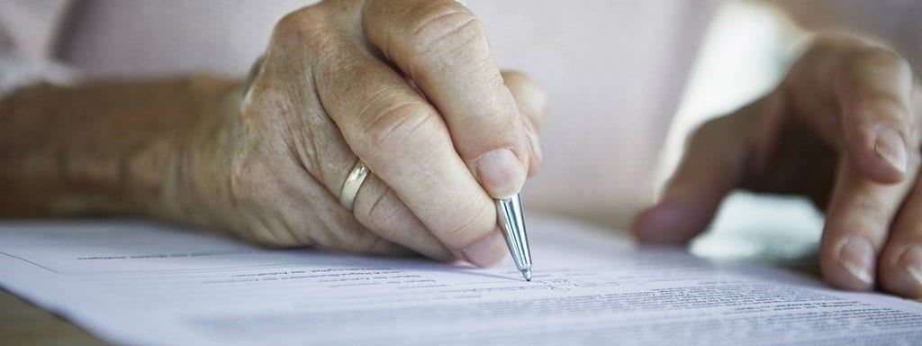 Ein Bild, das Text, Person, Handschrift, Nagel enthält.  Automatisch generierte Beschreibung